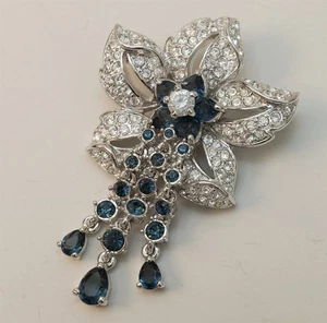 Broche prendedor vintage de flores colgantes de cristal pavé azul y blanco zafiro Nolan Miller - Imagen 1 de 5