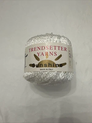 Винтажная пряжа TRENDSETTER Sunshine блестящая белая мерцающая вискоза/нейлон - Изображение 1 из 4