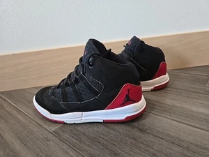 Kids Nike Air Jordans Aura Black/Red. Youth 1Y. Great Condition Basketball MJ - Picture 1 of 9