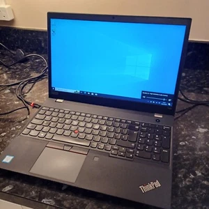 Lenovo laptop, Thinkpad T590, 8th gen i7, 256GB ssd, Touchscreen, 16GB Ram - Imagen 1 de 3