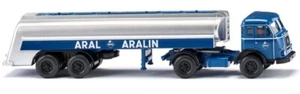 WIKING - Camion 4X2 citerne Henschel Aral semi remorque 2 essieux - 1/87 - WI... - Foto 1 di 1