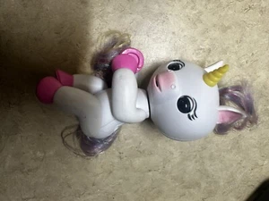 WowWee Fingerlings 5" Pink Hoof Unicorn Gemme Interactive Pet Toy - Picture 1 of 2