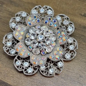 Vintage klare irisierende Strass Brosche Blume silberfarben 2" - Bild 1 von 7