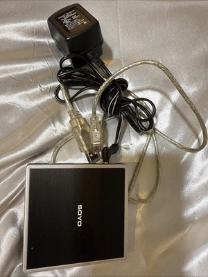 Soyo Multi Card Reader SM,SD/MS/CF & 4 USB Ports - Image 1 of 4