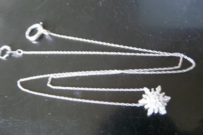 14K white Gold 18" Chain with 14K Gold Diamond Star Pendant - Image 1 of 4