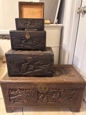 Cajas de cofre de madera de alcanfor talladas a mano chinas de colección (4 piezas, anidadas)-era de la guerra de Corea Foto 1 de 4