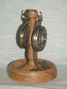 RELOJ DE BOLSILLO DOBLE SOPORTE COLGANTE DE MADERA ROBLE PANTALLA SOPORTE DE MADERA ÚNICO - Imagen 1 de 4