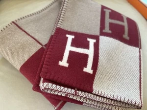 HERMES AVALON III CASHMERE WOOL THROW BLANKET CLASSIC Red Burgundy Cream NIB - Picture 1 of 5