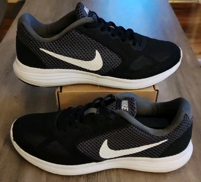 Nike Revolution 3 - schwarz/dunkelgrau - Laufschuhe - 819303-001 - UK 5 - Bild 1 von 4