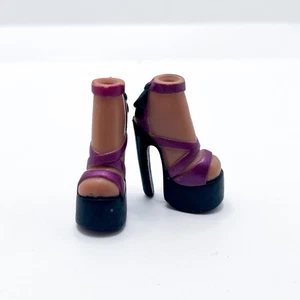Prinzessin Yasmin Bratz Girlz Puppenschuhe schwarz lila Absätze - Bild 1 von 6