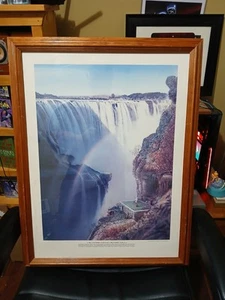 Loyal H "BUD" Chapman INFAMOUS GOLF HOLE stampa cornice legno firmata 27"x 20" - Foto 1 di 7