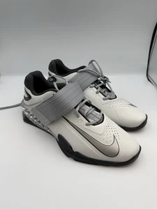Zapatos de levantamiento de pesas Nike Savaleos para hombre polvo fotón/plata metálica FZ8664-001 - Imagen 1 de 5