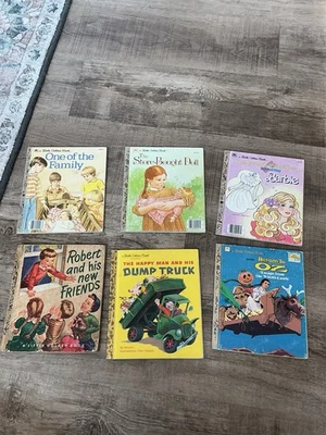 Vintage Golden Books Set Of 6 Barbie, Dump Truck, Robert’s New Friend Foto 1 de 4
