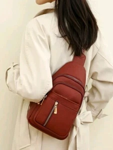 Multi-Pocket Crossbody Sling Bag Rucksack Kunstleder Handtasche bestickter Riemen - Bild 1 von 11