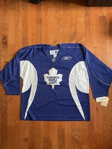 Toronto Maple Leafs Reebok Hockey Herren Gr. 2XL XXL Trikot NHL Blau (7188A) Neu mit Etikett - Bild 1 von 20