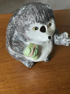 Decorative China Hedgehog String Holder with Scissors by Babbacombe Pottery, Eng - Picture 1 of 7