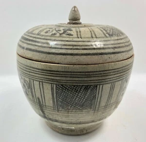 Thai Sawankhalok Deckeldose (Vase) 14. Jahrhundert - Bild 1 von 9