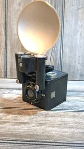 Vintage Kodak Brownie Flash Six-20 With Flash-holder - Picture 1 of 18