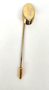 De colección Monograma N Tono Dorado Palo Pin Solapa Sombrero Abrigo Chaqueta Bufanda MCM 2 3/8" - Imagen 1 de 4