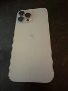 iPhone 13 Pro Max débloqué 128 Go occasion - Photo 1 sur 2