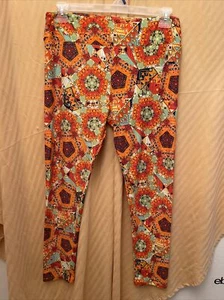 LuLaRoe Woman’s Geometric Leggings NWOT Size Tall & Curvy - Picture 1 of 5