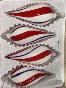 Vintage Set Of 4 Christmas Classic Hand Decorated Retro Ornaments Red White Blue - Picture 1 of 3