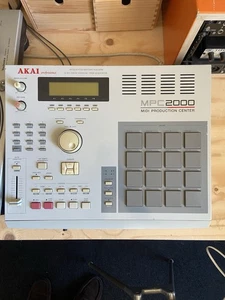 MPC 2000 - Picture 1 of 6