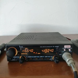 ICOM IC-2330 ricetrasmettitore radioamatore VHF UHF dual band con antenna e microfono usato - Foto 1 di 7
