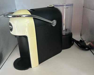 Lavazza A Modo Mio (Modell: LM Jolie) Pod Kaffeemaschine weiß OHNE ABTROPFSCHALE (4) - Bild 1 von 4