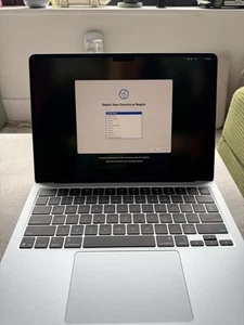 Apple MacBook Air 13" M4 chip 16GB RAM 256GB SSD Sky Blue MC6T4LL/A 2025 Model - Afbeelding 1 van 6