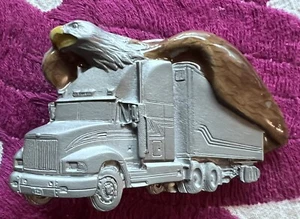 SEMI TRUCK WITH EAGLE BELT BUCKLE NEW APPROX. 3 5/8" X 2 3/8" - Bild 1 von 2