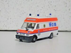Busch 47907 1/87 HO Iveco Daily Pro Med Ambulance Missing Mirrors 
