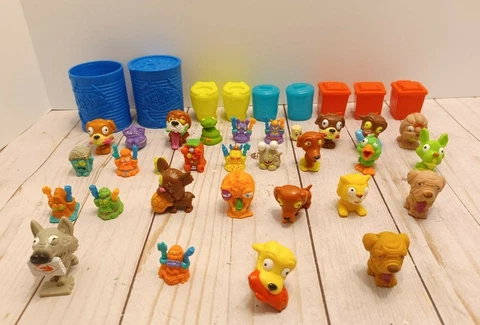 39 Moose The Ugglys Pet Shop Gross Figure Lot Cover