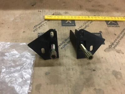 Genuino Peugeot 505 Todos los Modelos Faro Fijador Soporte Ajustador x 2 Foto 1 de 2