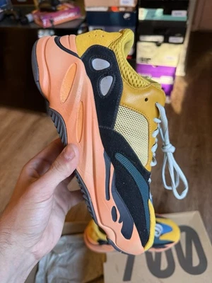 Tamanho 10 - Adidas Yeezy Boost 700 Sun - Imagem 1 de 4