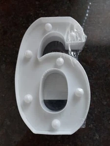 ONE DECORATIVE LED LIGHT UP NUMBER 6 PLASTIC MARQUEE WHITE NEW - Picture 1 of 2
