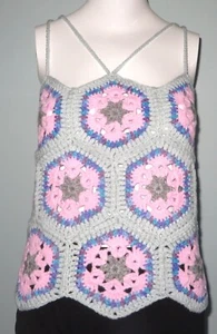Nueva Blusa Prendas para el torso Hexágona Flor Africana Rosa Crochet Talla M (34 pulgadas) - Imagen 1 de 4