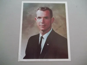 Retrato autografiado (autoabierto) de David Scott 8X10 - Imagen 1 de 1