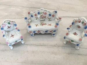 Casa delle bambole Giappone occupato divano in miniatura e sedie abbinate porcellana - Foto 1 di 5