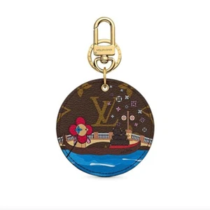 NUEVO LOUIS VUITTON Vivienne Bolso Dije Llavero Monograma Venecia M68652 RARO - Imagen 1 de 7
