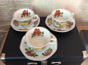CUPS & SAUCERS X 3 WEDGWOOD KIMONO DESIGN TABLEWARE - FREEPOST UK - Picture 1 of 10