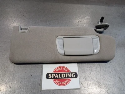 Iluminación parasol iluminada para pasajeros con techo corredizo 14-18 TUNDRA 8627435 Foto 1 de 4