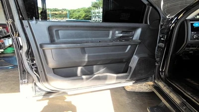 Used Front Left Door Interior Trim Panel fits: 2013 Ram Dodge 1500 pickup  Grade Foto 1 de 4
