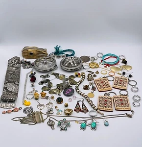 Gemischtes Bastelset 1,45 Pfund Pfund Beutel Schmuck Vintage Modern Trödel Mix Schlüsselanhänger Schnalle - Bild 1 von 15