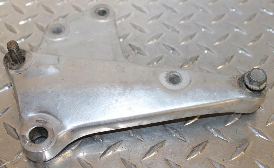 1978 HONDA HAWK CB400T ПРАВЫЙ ПЕРЕДНИЙ НОЖНОЙ КОЛЫШЕК КРОНШТЕЙН КРЕПЛЕНИЕ 50600-413-000 - Изображение 1 из 4