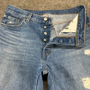 Jeans Levis 501 para mujer 29x30 azul calce regular pierna recta lavado ligero desgastado - Imagen 1 de 16