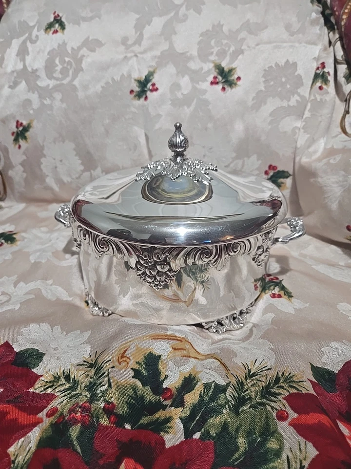 SUPER NICE Reed & Barton King Francis 1667 Covered Casserole, 10½" - Image 1 of 4
