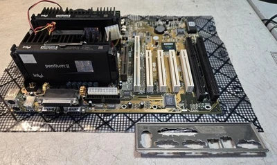 Soyo SY-6KD Dual Slot 1 ATX Motherboard Two PII 233MHz MMX CPU 256MB RAM Working - Image 1 of 4