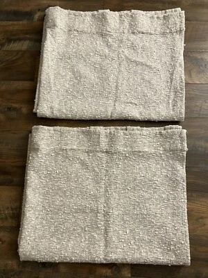 Par de paneles de cortinas con textura Anthropologie gris Foto 1 de 4