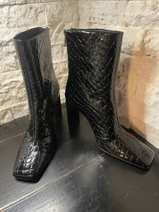New Good American Boots Patent Bootie Leather Croc Print Black - Women’s Size 8 - Picture 1 of 10